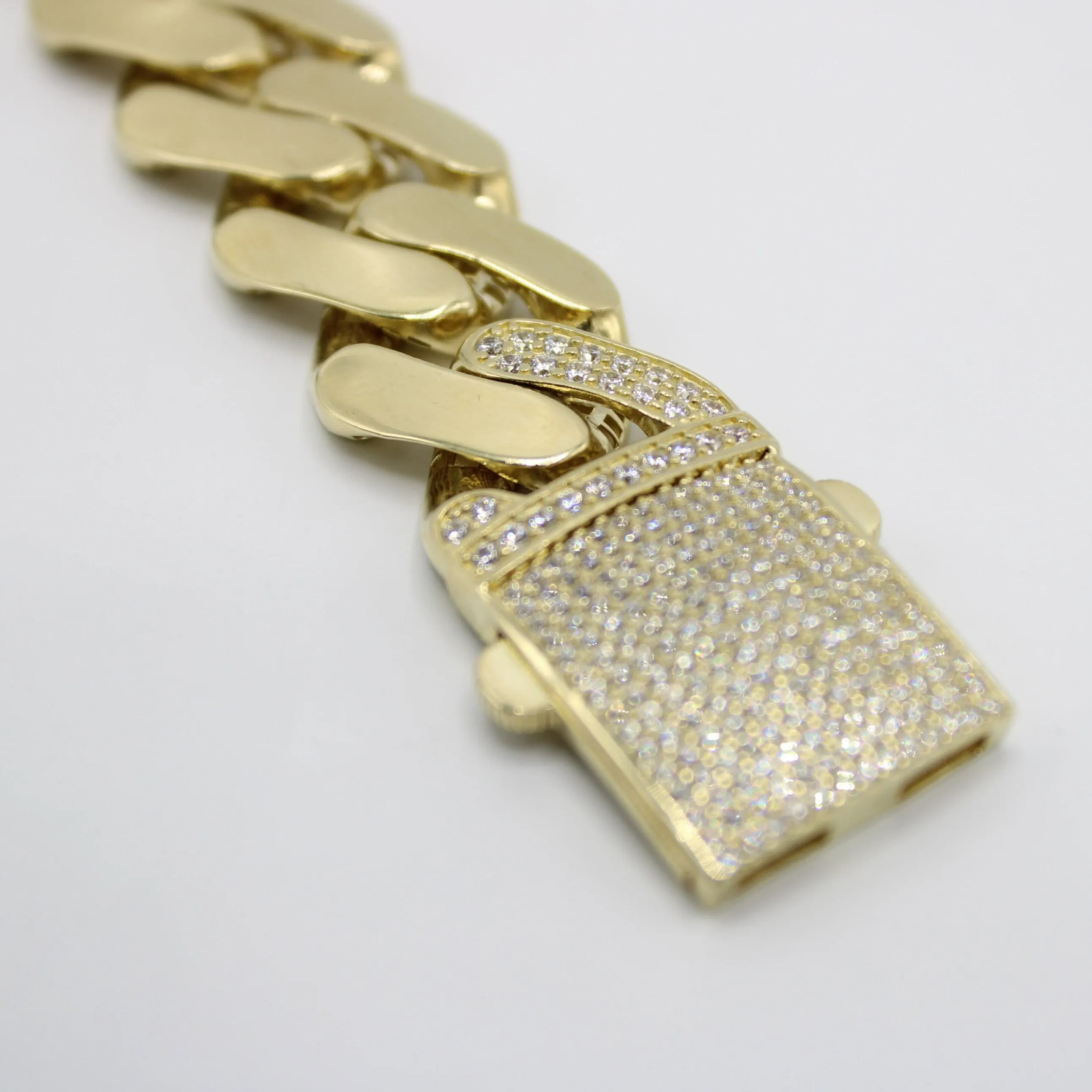 14K Hollow Ittallo Bracelet Cz Lock  \\ 19 mm \\