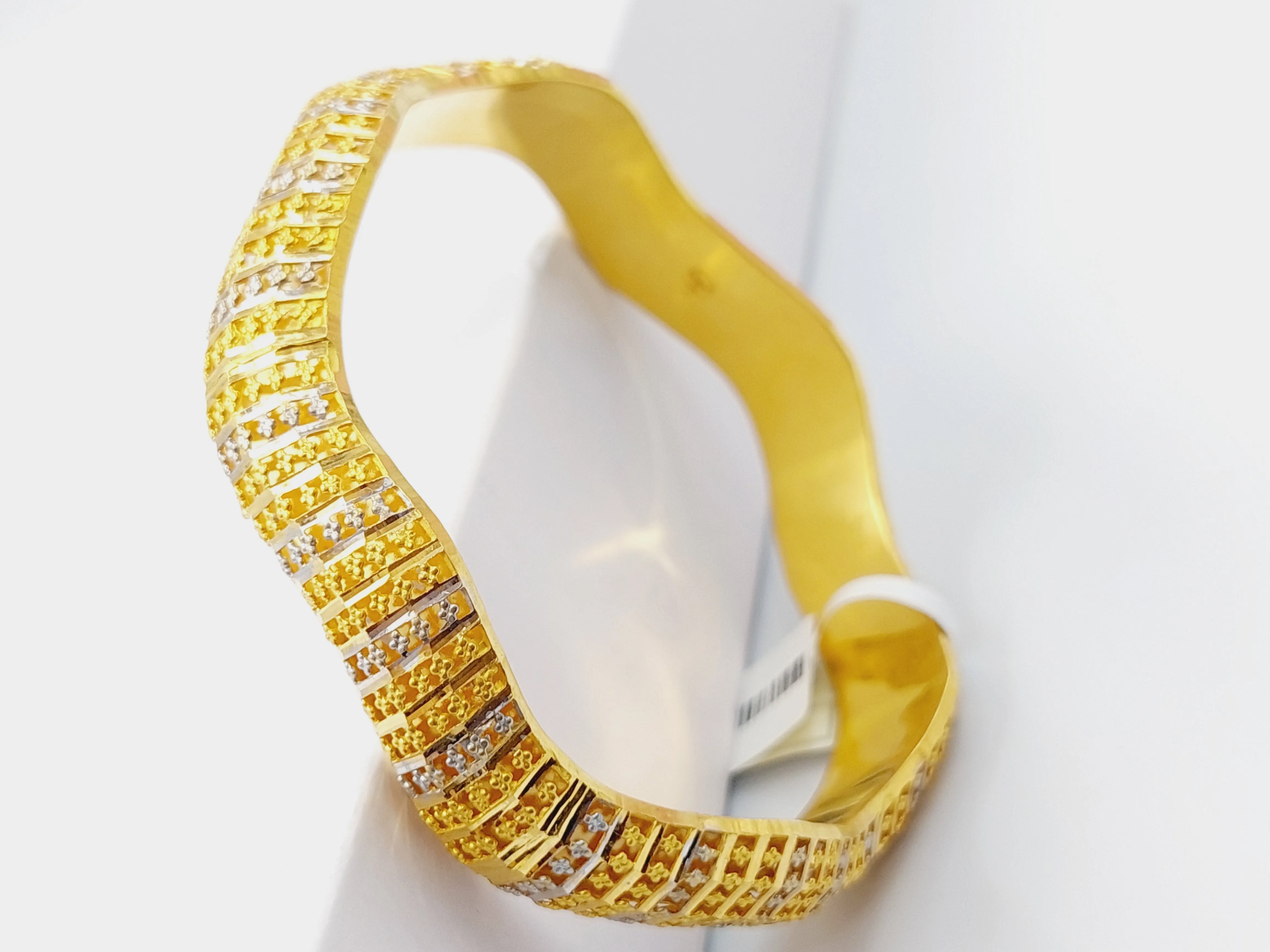 Colored Kuwaiti Bangle
