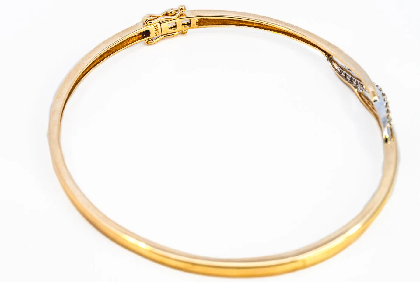 Exquisite Yellow Gold Diamond Set Hinged Bangle