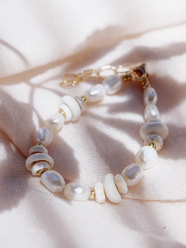Gold Puka Shell Pearl Bracelet - Maka