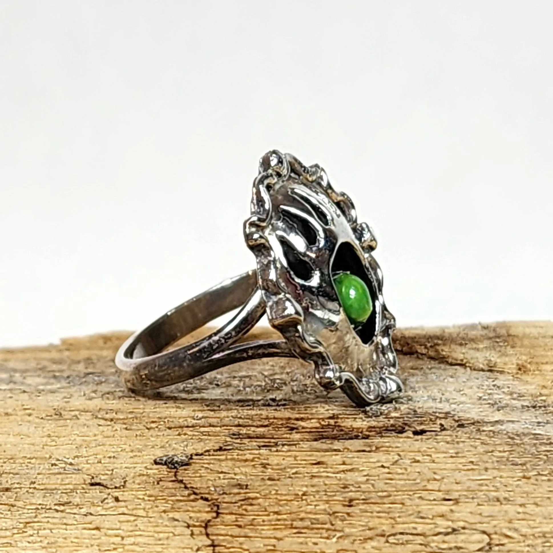 Navajo Gaspeite Bear Paw Ring - Size 6.5
