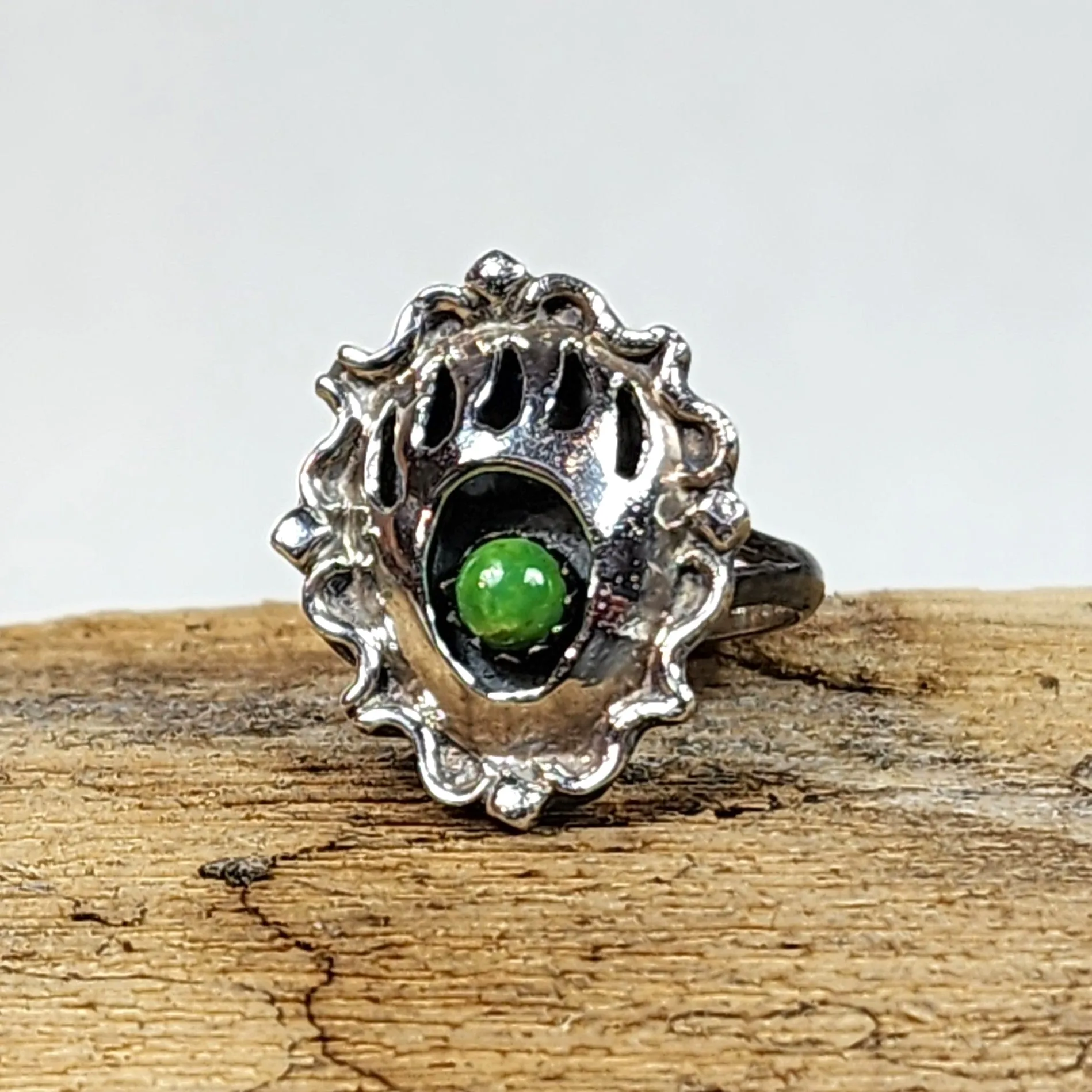 Navajo Gaspeite Bear Paw Ring - Size 6.5