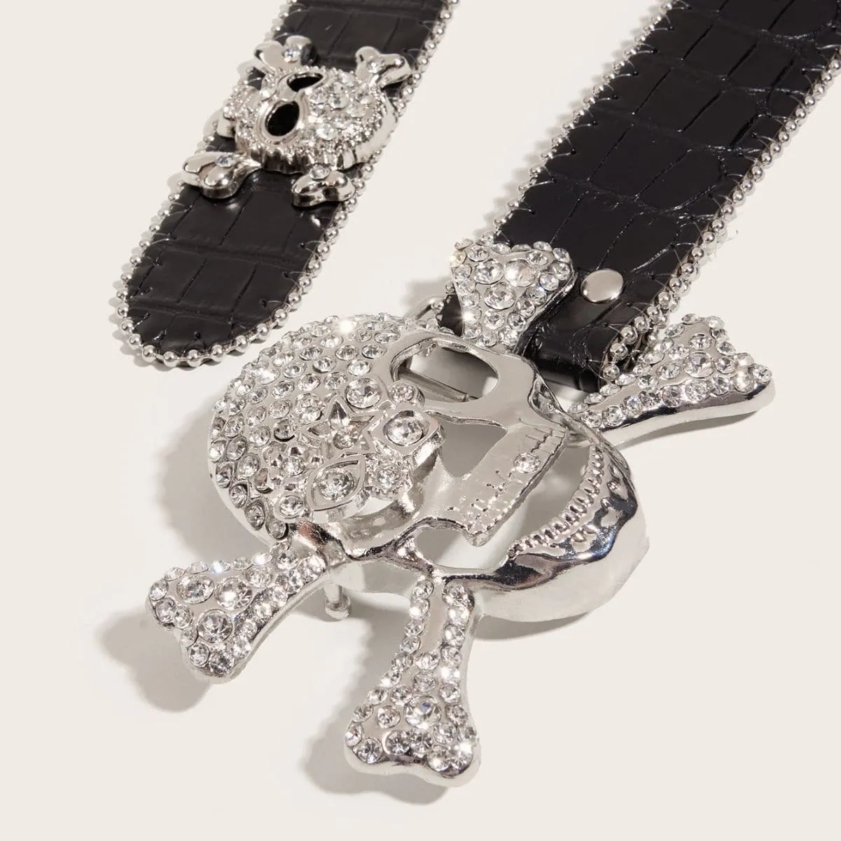 Skull decor rhinestone contrast belt
