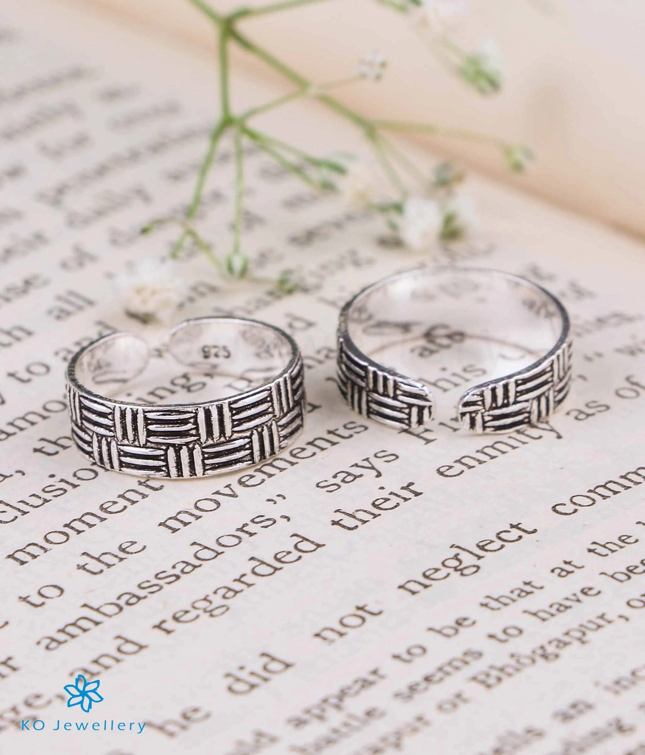 The Crisscross Pure Silver Toe-Rings