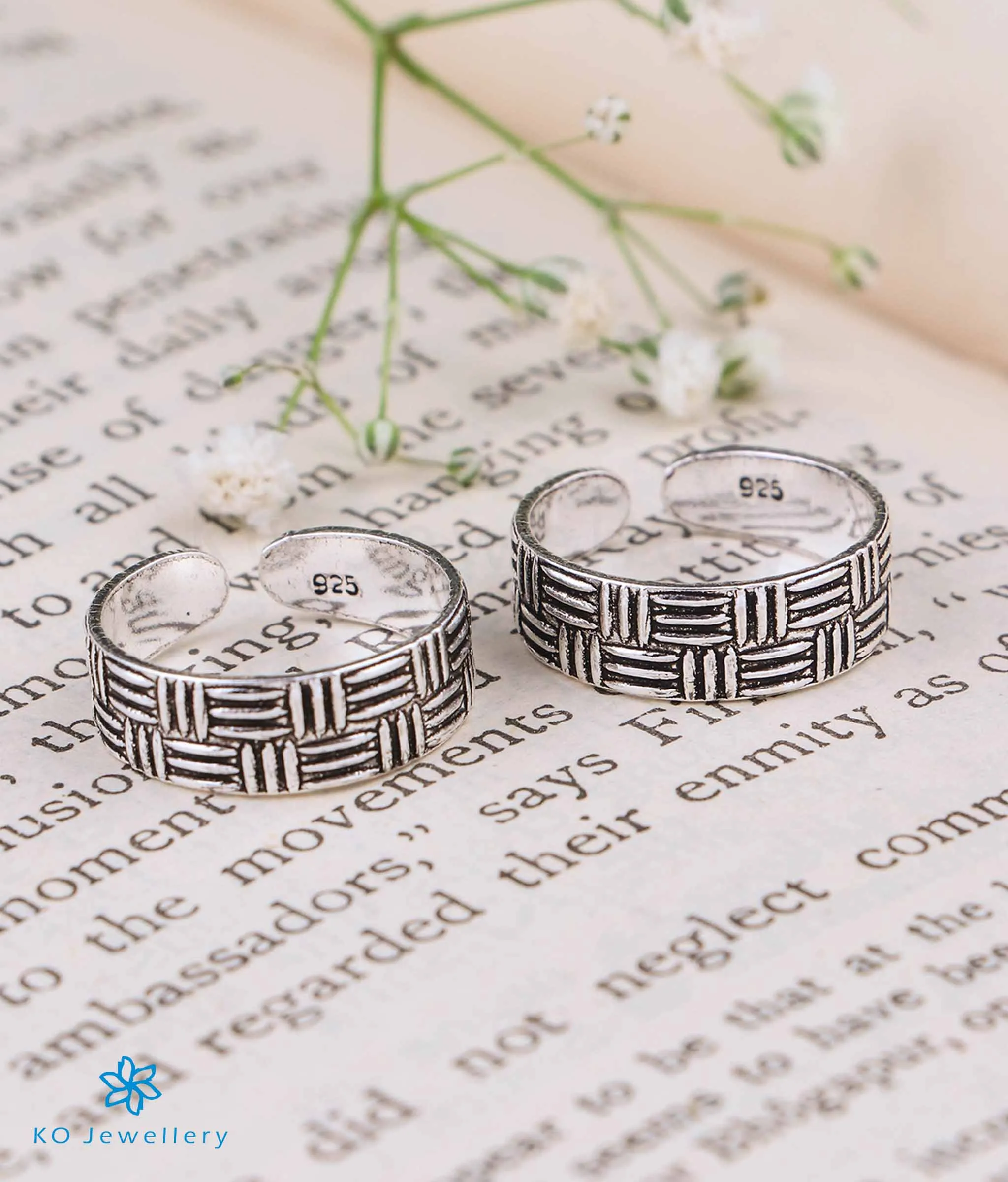 The Crisscross Pure Silver Toe-Rings