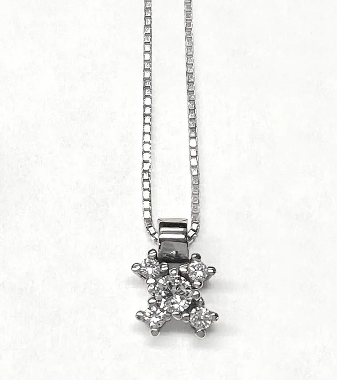 White Gold pendant with Diamond Cluster